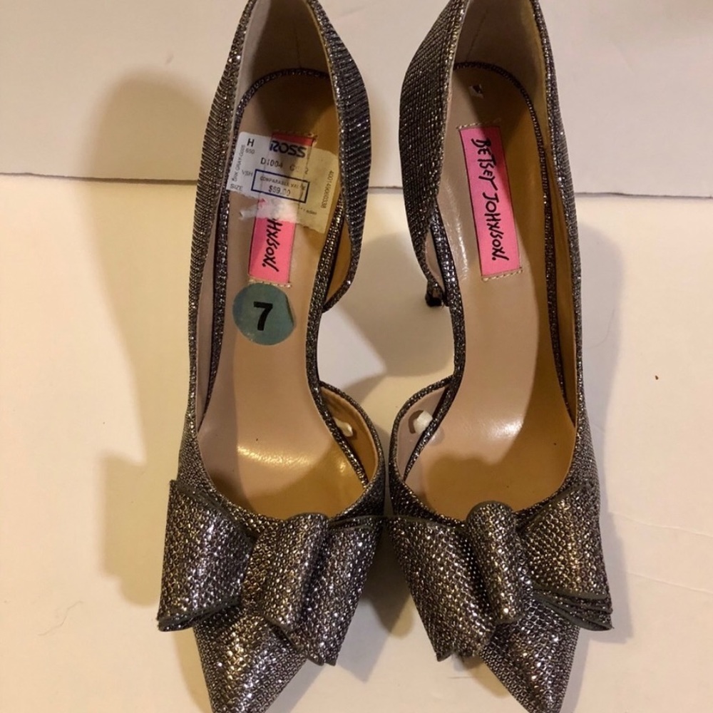 Shoes - Picture 3 of 3